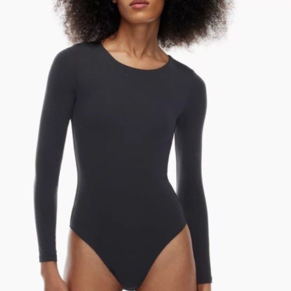 Aritzia Babaton Contour Long Sleeve Scoop Neck Bodysuit, Black